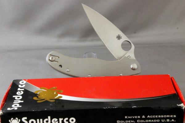SPYDERCO C144GPGY CALY 3.5 Super Blue Pin Lockback Knife, G-10 Handles, Original Box SPYDERCO C144GPGY CALY 3.5 Super Blue Pin Lockback Knife, G-10 Handles, Original Box