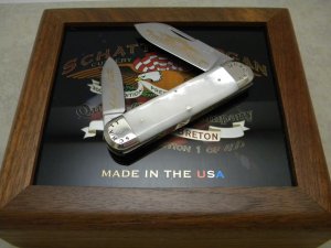 Schatt & Morgan USA (Queen) 2004 Pearl President's Choice R. Beton 1 of 400 Baby Sunfish Knife 