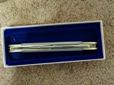 1998 Bulldog Brand Anglo Saxon Whittler with MOP handles Near Mint in Box 1998 Bulldog Brand Anglo Saxon Whittler with MOP handles Near Mint in Box