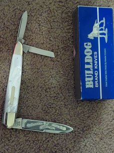 1998 Bulldog Brand Anglo Saxon Whittler with MOP handles Near Mint in Box 1998 Bulldog Brand Anglo Saxon Whittler with MOP handles Near Mint in Box