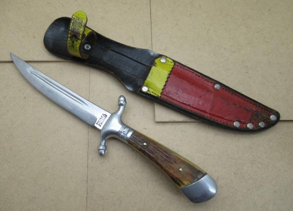 Vintage PUMA Knife. Pre 1964 with Original Sheath. ............................................(300) Vintage PUMA Knife. Pre 1964 with Original Sheath. ............................................(300)