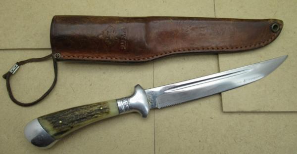 Vintage PUMA Knife. Pre 1964 with Original Sheath. ............................................(301)