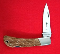 Beretta Lockback with Checkered Handle 