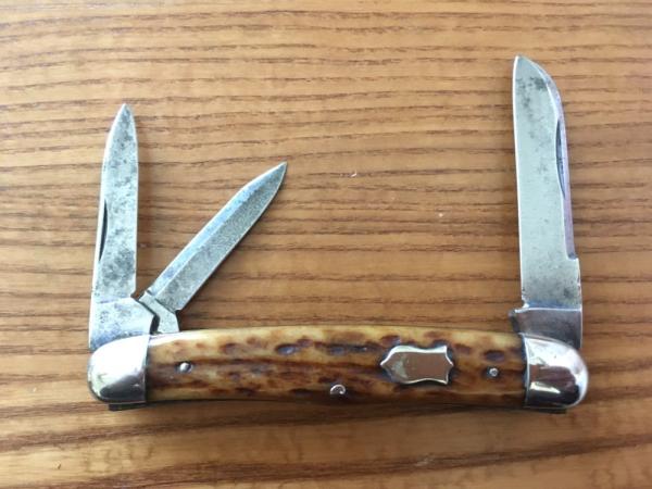 Cattaraugus Cutlery Co Little Valley, NY Swell Center Whittler Bone Handle Cattaraugus Cutlery Co Little Valley, NY Swell Center Whittler Bone Handle