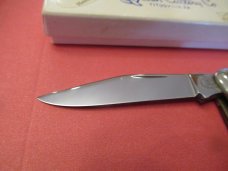 Queen 1979 Swell Center Brown Bone Whittler Queen 1979 Swell Center Brown Bone Whittler
