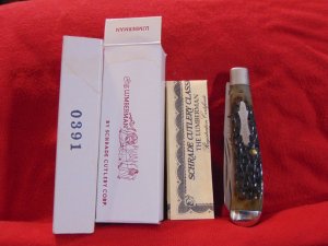 MIB THE LUMBERMAN TRAPPER  KNIFE BY SCHRADE CUTLERY CORP. GREEN BONE c1981 # G0391