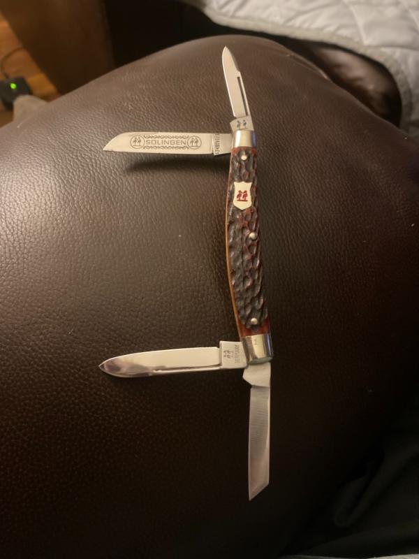 1978 Robi Klaas Kissing Crane Solingen Germanr 1749XVlll Red Bone Congress With 4 Blades & Sheild 1978 Robi Klaas Kissing Crane Solingen Germanr 1749XVlll Red Bone Congress With 4 Blades & Sheild