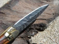 Beautiful Damascus Automatic Knife. Excellent condition, beautiful scales! Striking Damascus pattern Beautiful Damascus Automatic Knife. Excellent condition, beautiful scales! Striking Damascus pattern