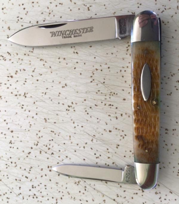 VINTAGE BONE CASE/WINCHESTER CLASSICS 1990 62091 LARGE SLEEVEBOARD POCKET KNIFE/NOS/HONEY SWEET PC VINTAGE BONE CASE/WINCHESTER CLASSICS 1990 62091 LARGE SLEEVEBOARD POCKET KNIFE/NOS/HONEY SWEET PC