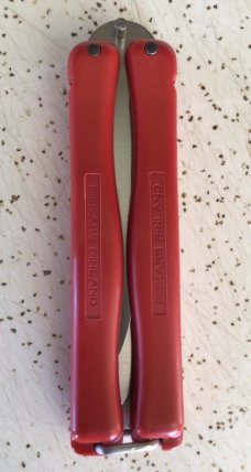 VINTAGE FISKARS FINLAND BUTTERFLY KNIFE/ SWEET PIECE VINTAGE FISKARS FINLAND BUTTERFLY KNIFE/ SWEET PIECE