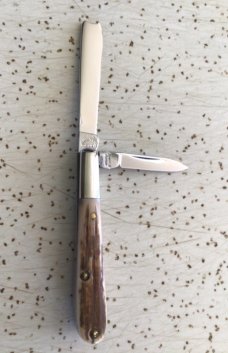 SCHATT & MORGAN QUEEN CUT CO 2008 “MASTADON IVORY” RAZOR/MINI BARLOW POCKET KNIFE/1 of 600/SWEET PC SCHATT & MORGAN QUEEN CUT CO 2008 “MASTADON IVORY” RAZOR/MINI BARLOW POCKET KNIFE/1 of 600/SWEET PC