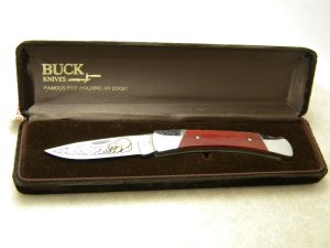 Buck USA Model # 501 Raccoon Gold Etch "Buck Bandit" 241 of 250 Wood Lockback Knife in Box c.1984