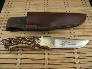 SCHRADE USA UNCLE HENRY 144 GUIDE'S CHOICE UNUSED CARBON STEEL FIXED BLADE HUNTING KNIFE & SHEATH