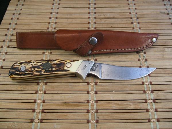 SCHRADE USA 162 DU WOLVERINE HIGH CARBON STEEL VINTAGE FIXED BLADE HUNTING KNIFE WITH STAGLON SCALES SCHRADE USA 162 DU WOLVERINE HIGH CARBON STEEL VINTAGE FIXED BLADE HUNTING KNIFE WITH STAGLON SCALES
