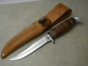 Case XX USA 1965-69 Stacked Leather 3 FINN Tested XX Razor Edge Fixed Blade Sheath Knife