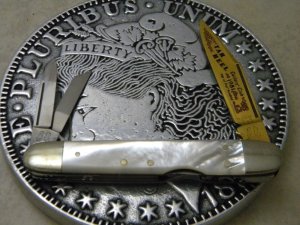 Fight'n Rooster Solingen Germany Pearl Tar Heel Cutlery Club 1981 Lockback Whittler Knife