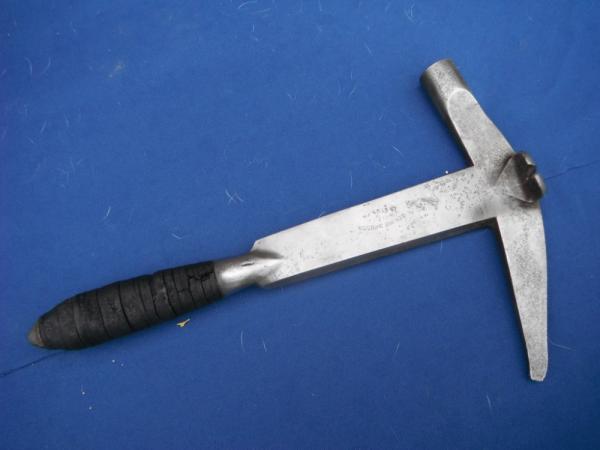 VINTAGE GENUINE BANGOR SLATE COMPANY  Slate Roofing Hammer  HAMMER and PRY TOOL. MADE IN USA!!!