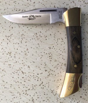 VINTAGE CASE XX P197 L “SHARKS TOOTH” “CURLY MAPLE” LOCKBACK FOLDING POCKET KNIFE/ SWEET SHARK  MAN 