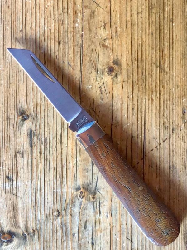 A Wright & Son Small Lambsfoot Knife with Rosewood Scales and Lambsfoot Blade