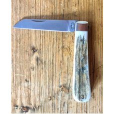A Wright & Son Large Lambsfoot Knife with Stag Scales and Lambsfoot Blade A Wright & Son Large Lambsfoot Knife with Stag Scales and Lambsfoot Blade