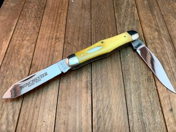 Winchester Swell Center Moose Smooth Yellow Bone USA Made by Queen 1988 Winchester Swell Center Moose Smooth Yellow Bone USA Made by Queen 1988