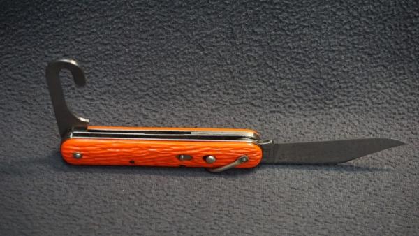 + Vintage SCHRADE WALDEN N.Y. U.S.A STAINLESS Paratrooper Pocket Knife in Orange + + Vintage SCHRADE WALDEN N.Y. U.S.A STAINLESS Paratrooper Pocket Knife in Orange +