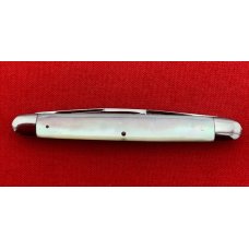H BOKER & CO’S 3-Blade Splitback Whittler Pocket Knife c.1869-1910 Mother-of-Pearl H BOKER & CO’S 3-Blade Splitback Whittler Pocket Knife c.1869-1910 Mother-of-Pearl