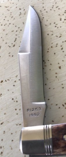 VINTAGE BONE REMINGTON UMC MADE IN USA 1992 R1253 “GUIDE” SILVER BULLET KNIFE/NOS/w STERLING SHIELD VINTAGE BONE REMINGTON UMC MADE IN USA 1992 R1253 “GUIDE” SILVER BULLET KNIFE/NOS/w STERLING SHIELD
