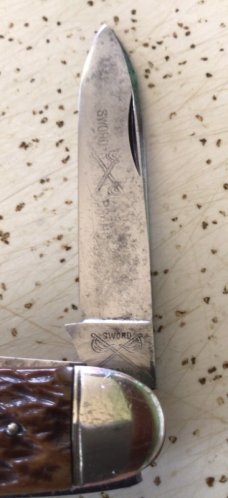 VINTAGE BONE CAMILLUS “SWORD BRAND” CIRCA 1930’s-1940’s WWII ERA SCOUT KNIFE VINTAGE BONE CAMILLUS “SWORD BRAND” CIRCA 1930’s-1940’s WWII ERA SCOUT KNIFE