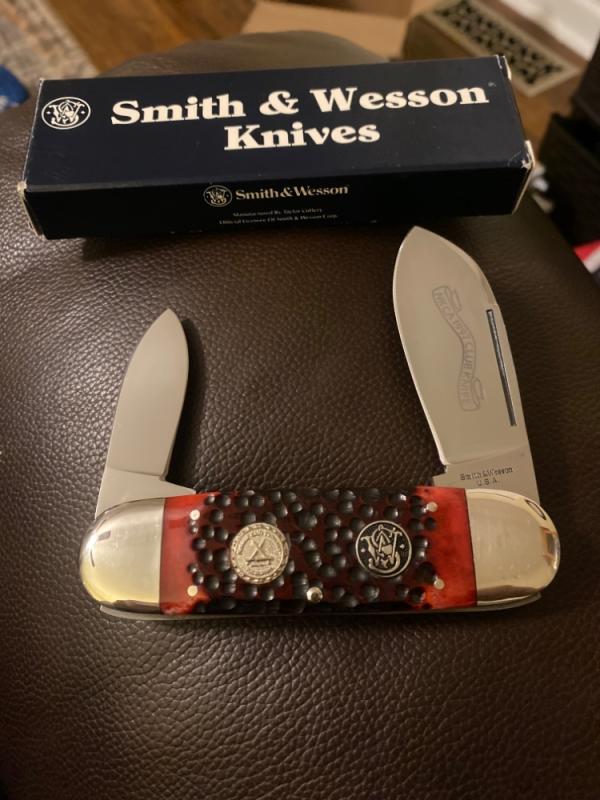 Smith & Wesson USA By Stewart A Taylor 1997 NKCA Red Bone Handle Toe/Sunfish With Two Blades NIB 