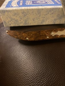 W R Case & Son Bradford Pa 19USA92 Tested XX 10095 Barn Door Hinge Carmel Swirl 105 Maxe With COA W R Case & Son Bradford Pa 19USA92 Tested XX 10095 Barn Door Hinge Carmel Swirl 105 Maxe With COA