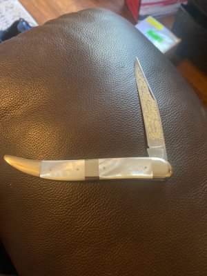 Fightin Rooster Large Toothpick Mother Of Pearl Handles With Cigar Band With Single Blade Captains R