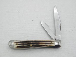Queen Cutlery #14 peanut jack with Winterbotton bone handles:  2 3/8” closed