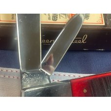 Schatt & Morgan (Queen 1992) 2 Blade Razor Barlow Pocket Knife w/ Red Bone Handles & Blade Etch -NOS Schatt & Morgan (Queen 1992) 2 Blade Razor Barlow Pocket Knife w/ Red Bone Handles & Blade Etch -NOS