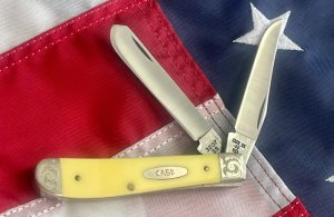 1989 Case xx Medium Trapper -Yellow Derlin Handles -Fancy Bolsters -Gold Mint Set -Mdl# 3207 SS