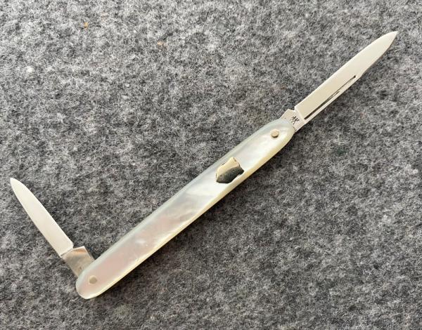 J. A. HENCKLES Gentleman's Pen Knife J. A. HENCKLES Gentleman's Pen Knife