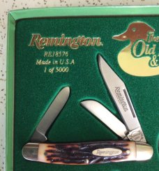 VINTAGE REMINGTON UMC USA “ THE OLD MAN and the BOY “ STOCKMAN KNIFE SET/NOS/ SWEET DUO of KNIVES VINTAGE REMINGTON UMC USA “ THE OLD MAN and the BOY “ STOCKMAN KNIFE SET/NOS/ SWEET DUO of KNIVES