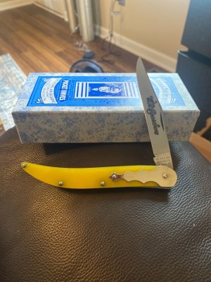 W R Case & Sons Bradford PA 19USA92 Tested XX 10095 Yellow Handle Barn Door Hinge Knife in Box