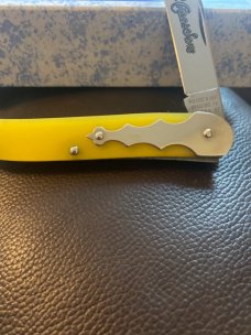 W R Case & Sons Bradford PA 19USA92 Tested XX 10095 Yellow Handle Barn Door Hinge Knife in Box W R Case & Sons Bradford PA 19USA92 Tested XX 10095 Yellow Handle Barn Door Hinge Knife in Box