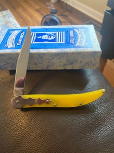 W R Case & Sons Bradford PA 19USA92 Tested XX 10095 Yellow Handle Barn Door Hinge Knife in Box W R Case & Sons Bradford PA 19USA92 Tested XX 10095 Yellow Handle Barn Door Hinge Knife in Box