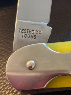W R Case & Sons Bradford PA 19USA92 Tested XX 10095 Yellow Handle Barn Door Hinge Knife in Box W R Case & Sons Bradford PA 19USA92 Tested XX 10095 Yellow Handle Barn Door Hinge Knife in Box