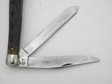 Queen Cutlery #24 Slim Trapper Rogers bone: 4 1/16” closed, 1947, Big “Q” tang stamp, Rogers bone Queen Cutlery #24 Slim Trapper Rogers bone: 4 1/16” closed, 1947, Big “Q” tang stamp, Rogers bone