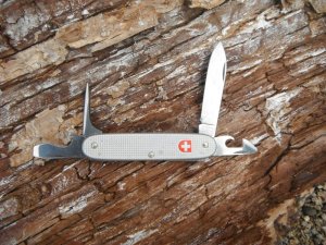 Victorinox Swiss Army Knife  Pioneer Alox Pocket Knife, Multi-Tool, Silver Alox, Ribbed