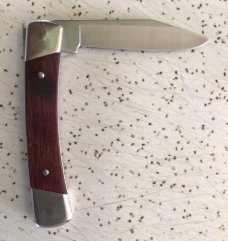 VINTAGE BUCK USA 704- 1992 MAVERICK POCKET KNIFE / SWEET BLADE VINTAGE BUCK USA 704- 1992 MAVERICK POCKET KNIFE / SWEET BLADE