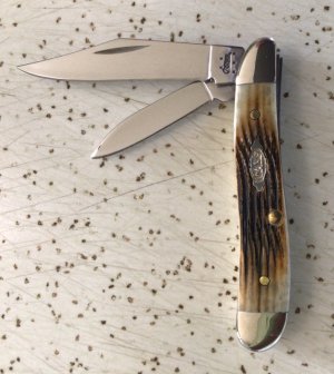 CASE XX BONE 6220 2005 PEANUT POCKET KNIFE/ NOS/ KNIFE GLOWS it’s MINT 