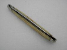 Queen Cut. Co. #11 Utility: 4 1/8” single blade jack, 1951 - 1954, genuine Winterbottom bone Queen Cut. Co. #11 Utility: 4 1/8” single blade jack, 1951 - 1954, genuine Winterbottom bone