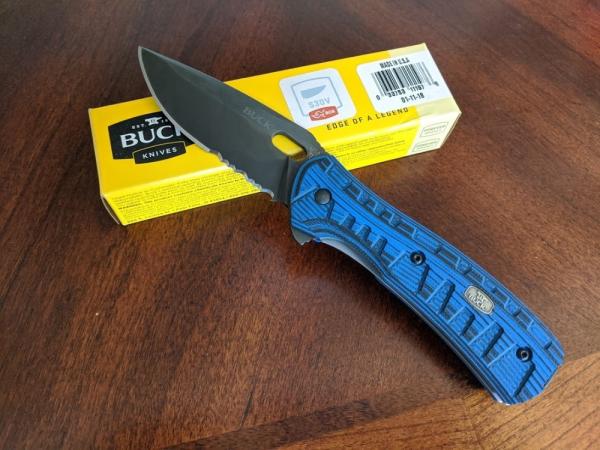 Buck 847 Vantage Force Pro Folding Knife 3.25" S30V Combo Blade, Black/Blue G10