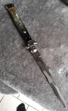 13" Kris Stiletto Italy Horn Scales Mint/NOS!