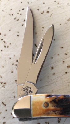 CASE XX STAG 520096 2006 “ RED SCROLL “ SMALL TEXAS TOOTHPICK/NOS / BEAUTIFUL KNIFE / SWEET CASE XX STAG 520096 2006 “ RED SCROLL “ SMALL TEXAS TOOTHPICK/NOS / BEAUTIFUL KNIFE / SWEET