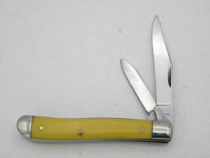 Queen Cutlery #17 Peanut:  2 3/4” closed, 1958 - 1960, etched blade, “Q STEEL” tang stamp, amber han